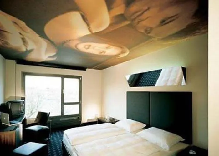 Kult Hotel 4*